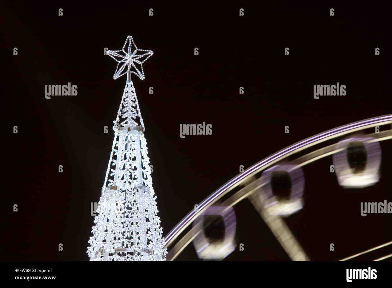 Comment faire tenir des branches de sapin ?