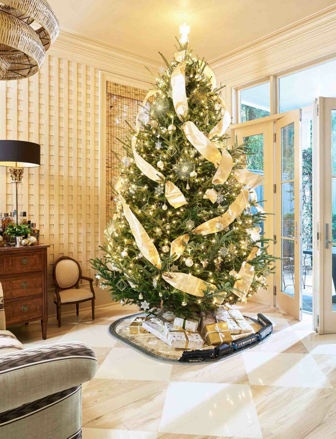 Comment placer vos décorations de Noël sur votre sapin